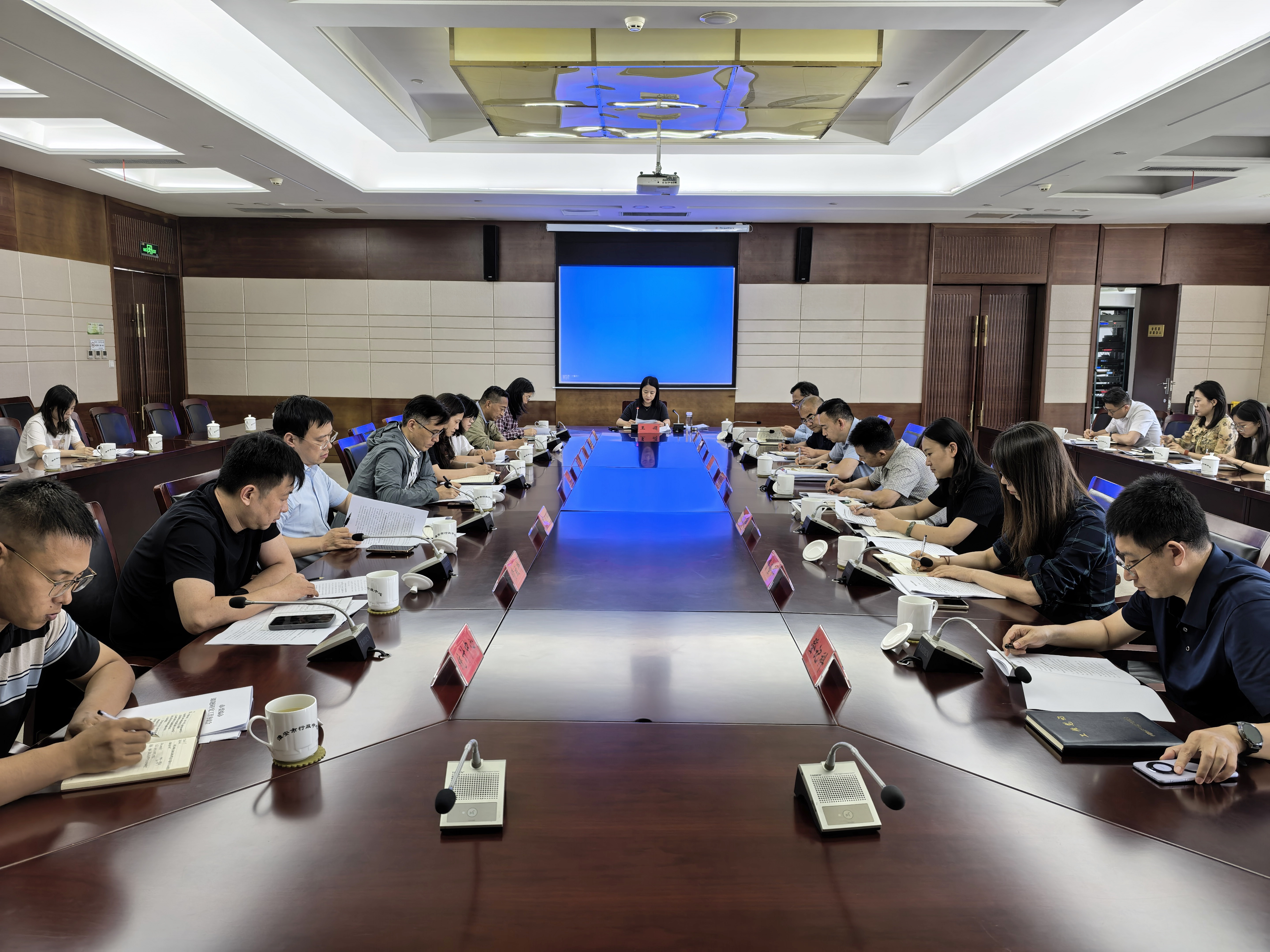 市委编办开展树立和践行正确政绩观学习教育暨纪法宣讲“千百万”行动专题党课